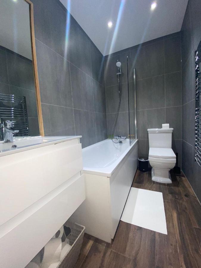 Central London, Jaccuzzi,Newbuild, 2 Bedrooms Two Baths Extérieur photo